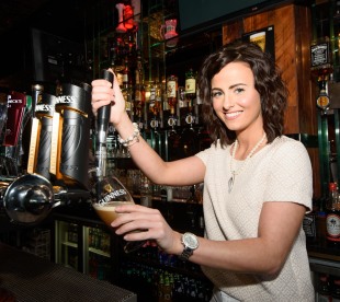 Lisa dropped by the Clanree Hotel, to test the Guinness they had on offer!